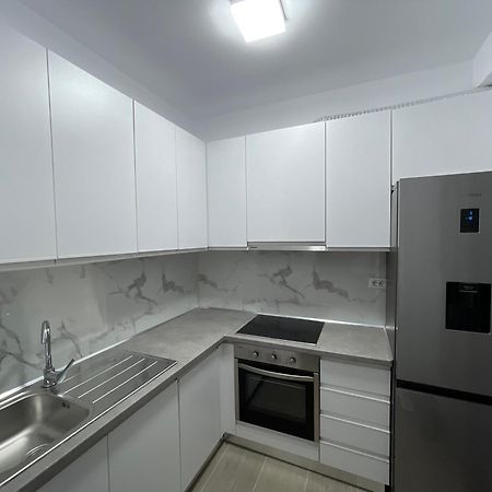 Modern Apartment In Central Vlore Bagian luar foto