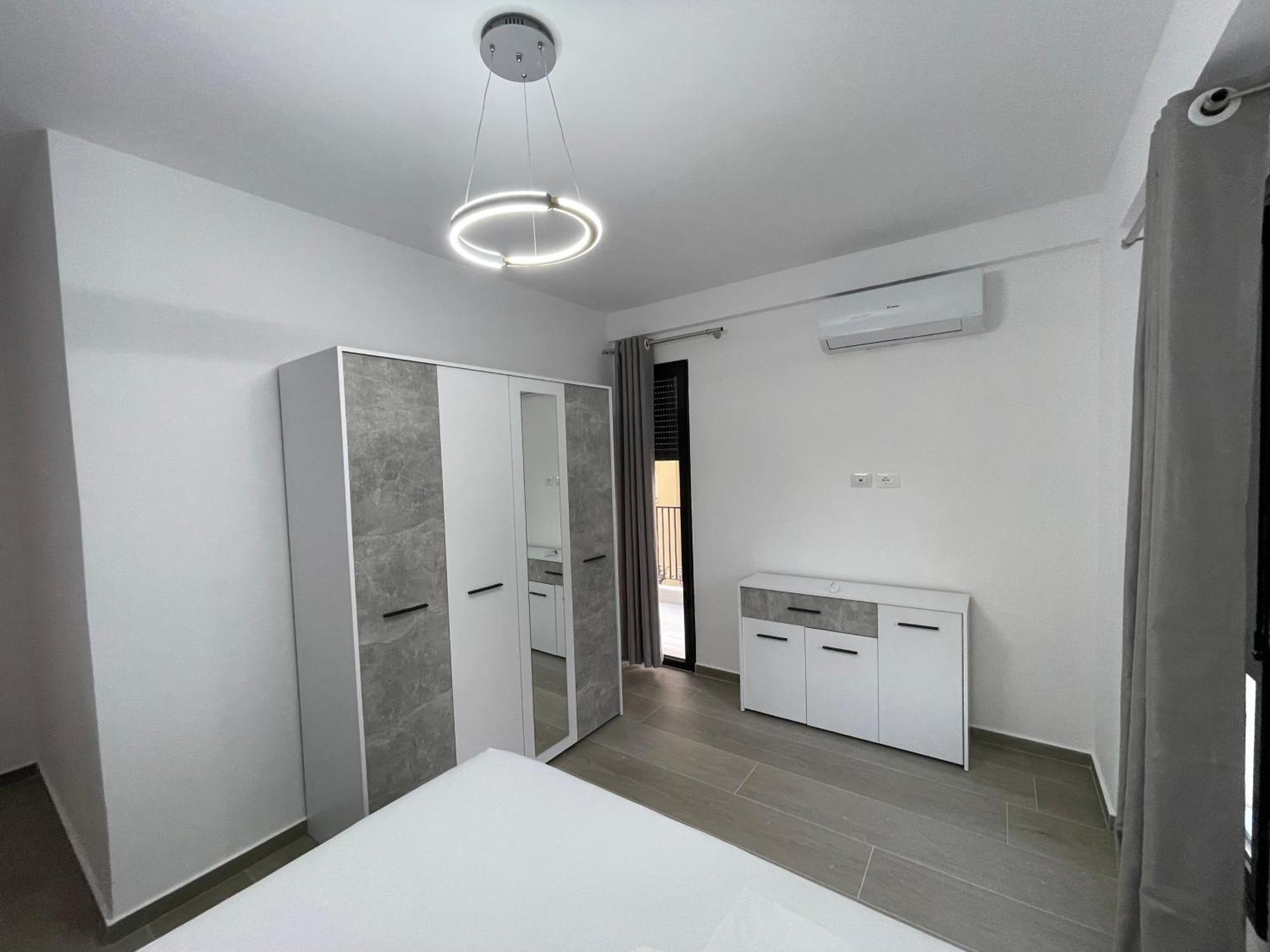 Modern Apartment In Central Vlore Bagian luar foto